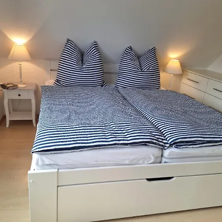 アパート Suedpol - Helle Stilvolle Wohnung, Privater Balkon - Zentral In Hafennaehe Mit Highspeed Wlan ペルヴォルム