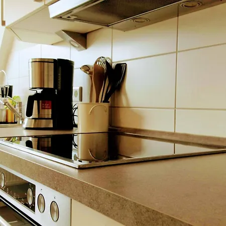 Suedpol - Helle Stilvolle Wohnung, Privater Balkon - Zentral In Hafennaehe Mit Highspeed Wlan ペルヴォルム
