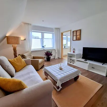Suedpol - Helle Stilvolle Wohnung, Privater Balkon - Zentral In Hafennaehe Mit Highspeed Wlan